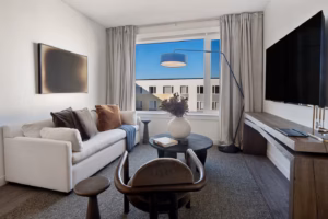 airbnb booking vrbo expedia Hyatus lodging stays furnished apartments everett mill road